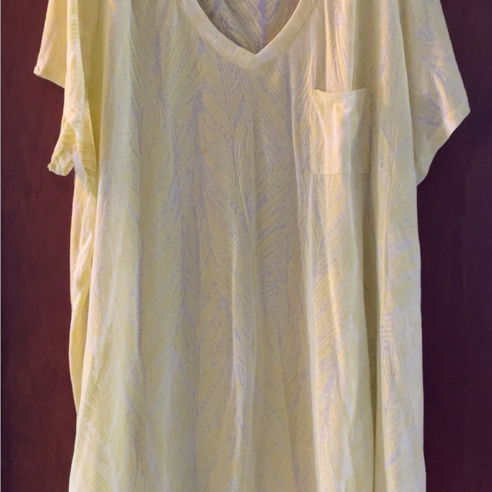 Torrid Light Yellow V-Neck Short Sleeve Top